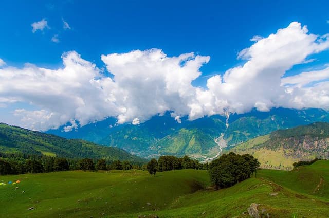 Bhrigu Lake and Alpine Meadow Trek