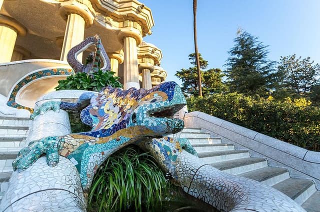 Barcelona: Skip-the-Line Gaudi's Park Guell Guided Tour