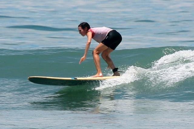 Intermediate surf lesson for two participants