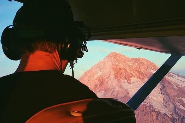 Mt. Hood and Multnomah Falls Air Tour by Envi Adventures