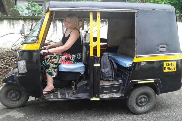Tuk-Tuk Shopping Tour in Kochi – Spices,Crafts,Silks & Souvenirs