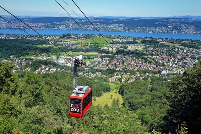 Zurich Walking Tour With Cruise and Aerial Cable Car