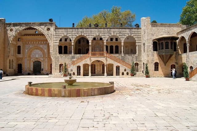 PRIVATE tour to Beirut history museum, Beiteddine & Deir elQamar