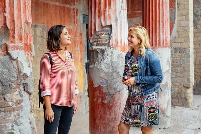 Pompeii PRIVATE TOUR With Locals: Ticket & Guide Included