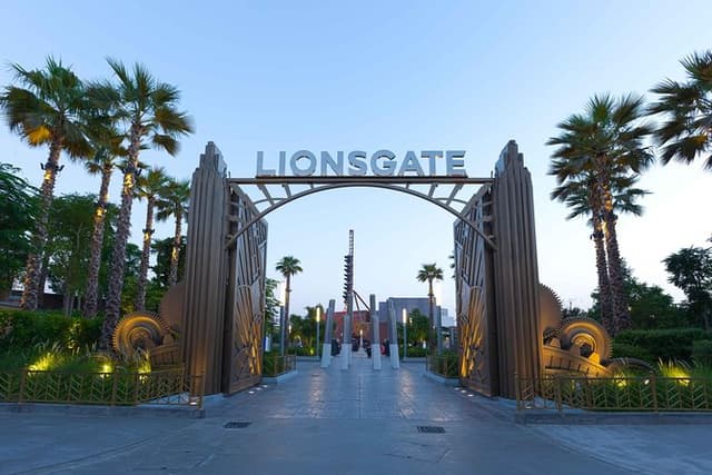 MOTIONGATE™ Entrance Ticket with Private Transfers from Dubai