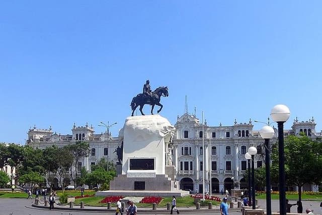 Private Classic City Tour Experience of Lima