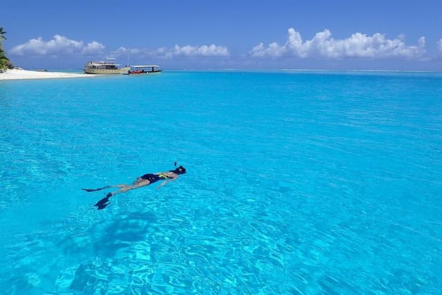 Bora Bora Lagoon Snorkeling Tour by Private Boat