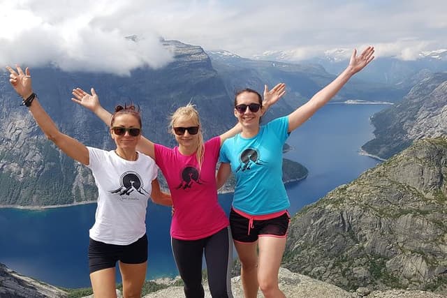 7 Days Yoga & Hiking Retreat in Molde, Norway