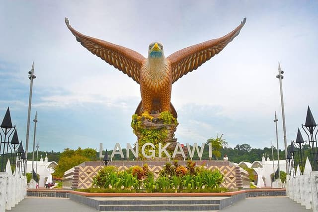 Langkawi History & Legends Tour: Mahsuri Tomb & Beras Terbakar