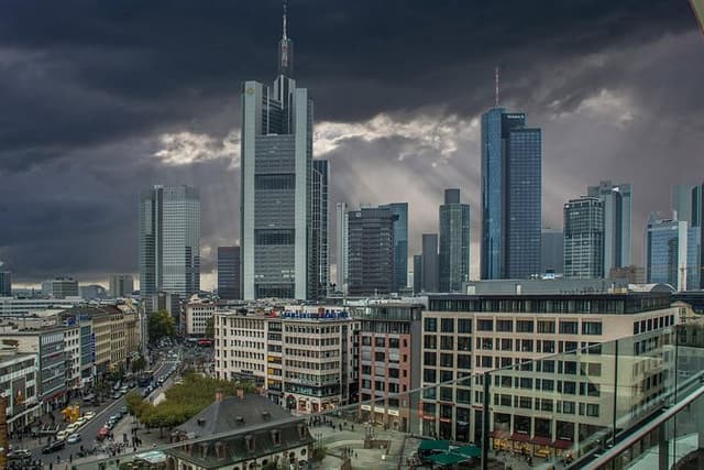 Frankfurt walking tour with a Professional Guide