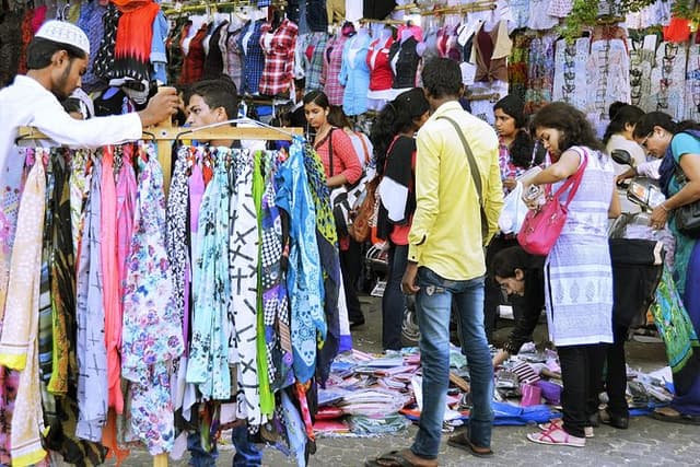 Mumbai Market Tour in Private Vehicle