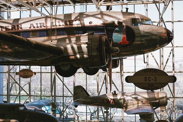 Smithsonian Natural History + Air and Space Museum Private Tour