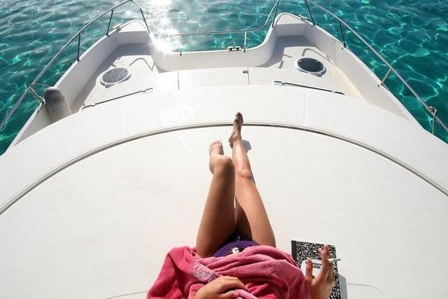Santorini Private Motor Yacht Cruise