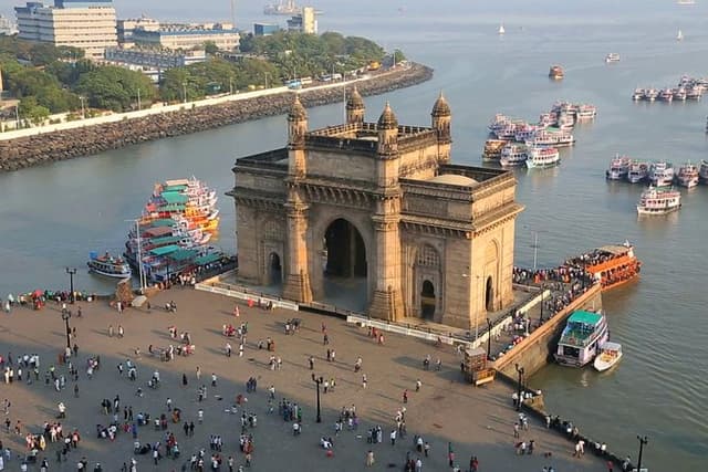 Mumbai City Tour for Women in Private Vehicle