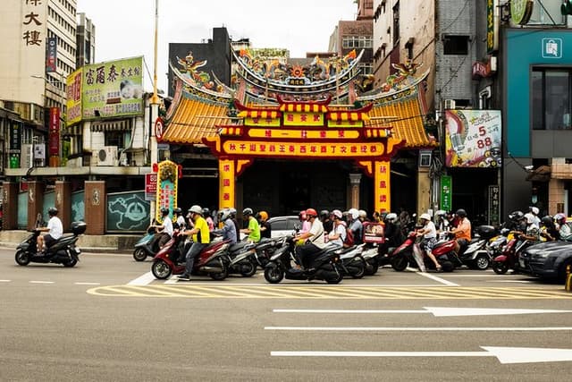 Private Keelung Cultural Walk: Markets, Streets & Local Life