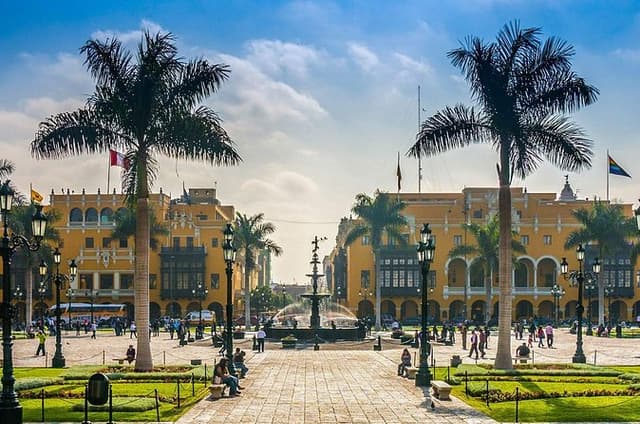 Small-Group City Tour of Lima