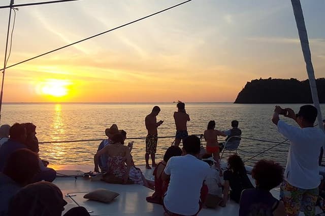 Langkawi Andaman Sea Sunset Dinner Cruise with Private Pickup