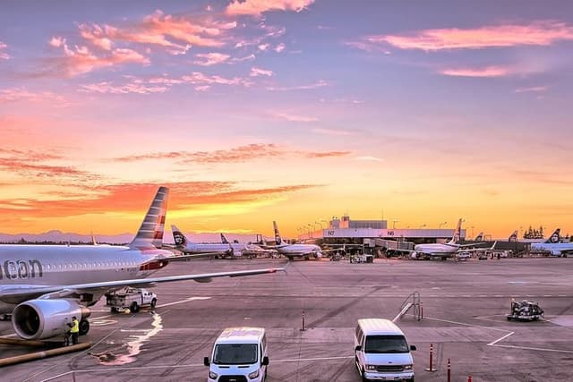 Herzliya to Tel Aviv Ben Gurion Airport Private Departure Transfer