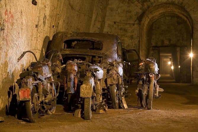 Bourbon Tunnel Naples: Underground History Tours
