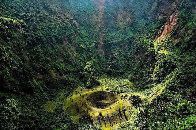 Layover tour San Salvador city and Volcano tour El Boqueron National Park