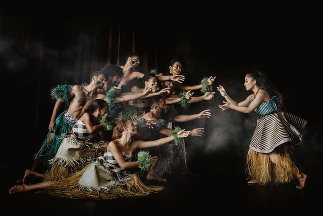 VOU Fiji Shows: Fiji Untold, From Fiji With Love & More! Dinner!