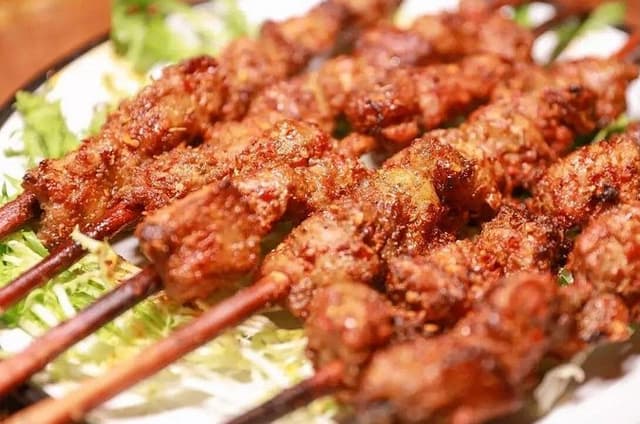 Xi'an Gourmet Walking Tour at Night