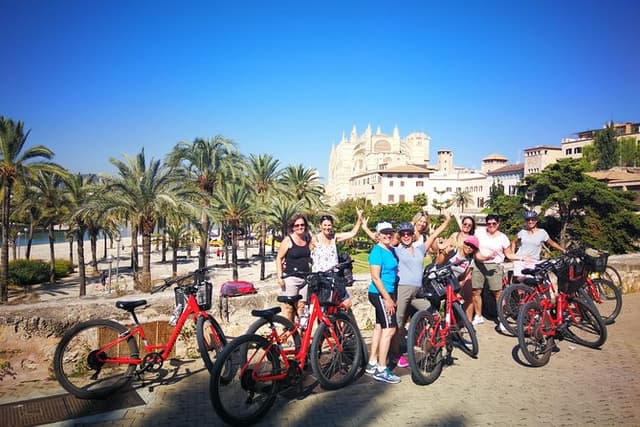 Palma de Mallorca Bike Tour with tapas