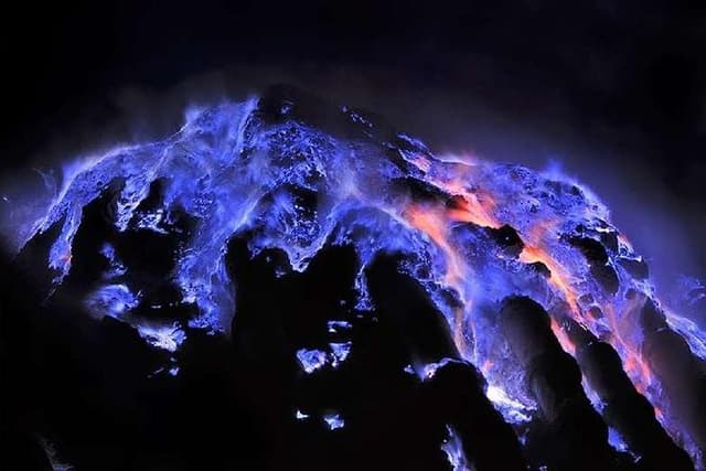 Ijen Crater Tour