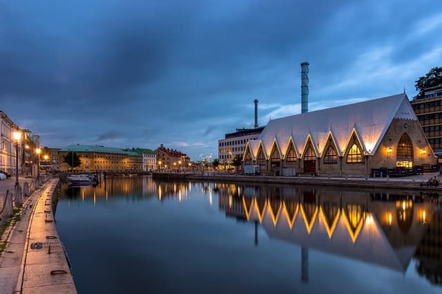 Gothenburg Food & Culture: Markets, Historic Streets & Landmarks