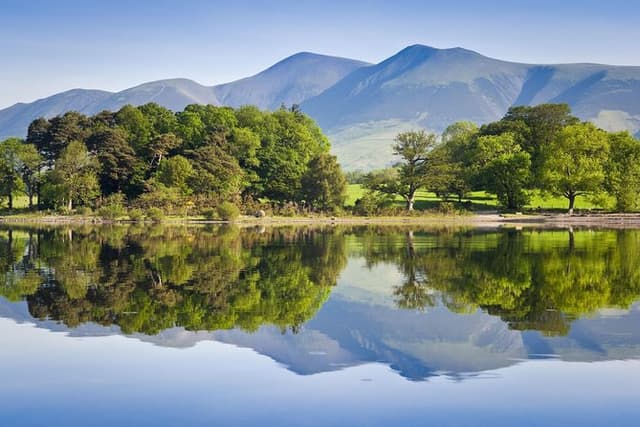 Lake District - Rail Tour from London with Cream Tea and Cruise