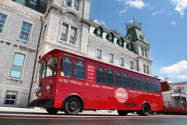 Kingston: Hop-On Hop-Off Trolley Tour