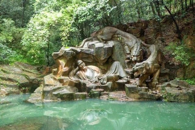 Hangzhou Jiuxi and Hupao Spring Hiking Day Trip from Shanghai by Bullet Train