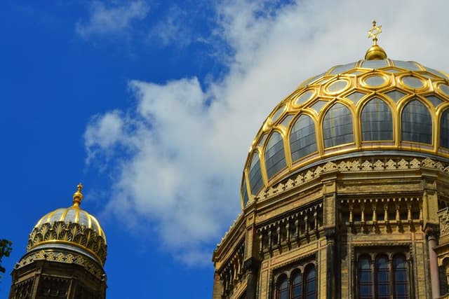 Private Tour: Jewish Heritage Walking Tour of Berlin