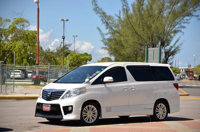 Compare Best Transfers: Montego Bay to Ocho Rios