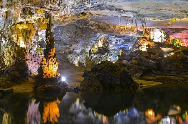 Phong Nha & Paradise Cave 1 Day From Dong Hoi/ Phong Nha Center
