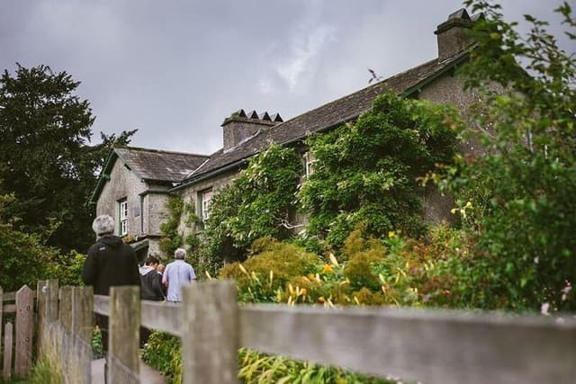 Beatrix Potter's Tour from Oxenholme Including Lake Cruise
