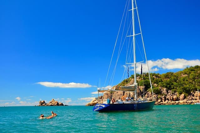 Magnetic Island Lunchtime Sailing Cruise