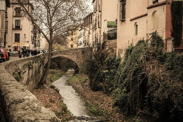 Guided tour Granada Unexplained