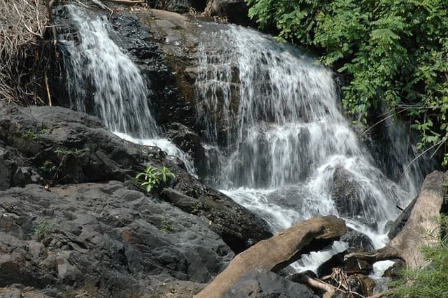 Cultural & Nature Tour: KMT Village, Pha Sua Waterfall, Pang Oung