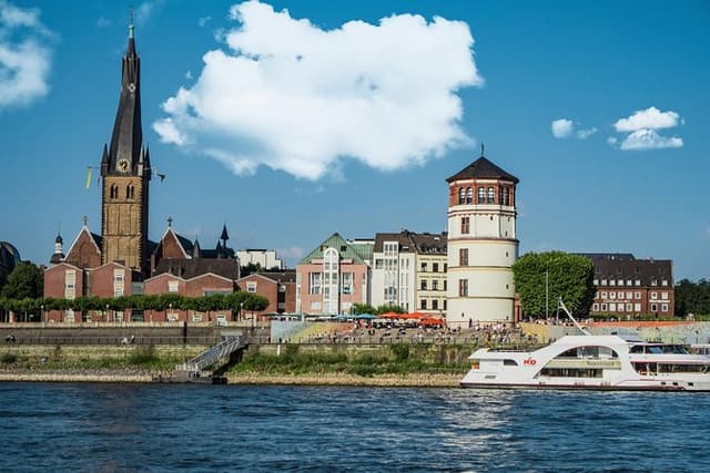 Dusseldorf Old Town: Heritage, Architecture & Vibrant Culture