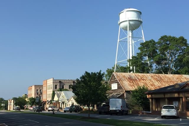 7-Hr The Walking Dead Private VIP Tour in Atlanta and Senoia with Transportation