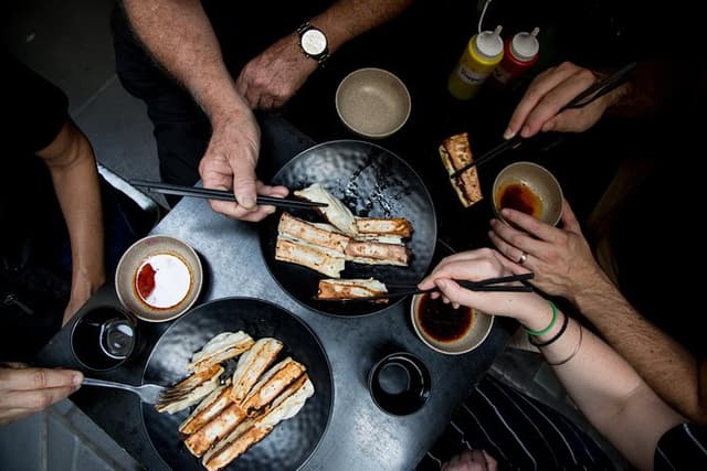 Melbourne Foodie Discovery Walking Tour with 7 Food Tastings