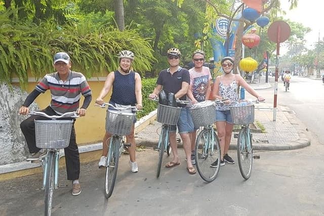 Hoi An Cycling Around Villages with Basket boat, Cooking Lass & Foot Massage