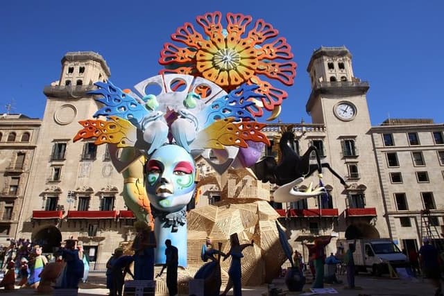 Alicante through its museums with an aperitivo