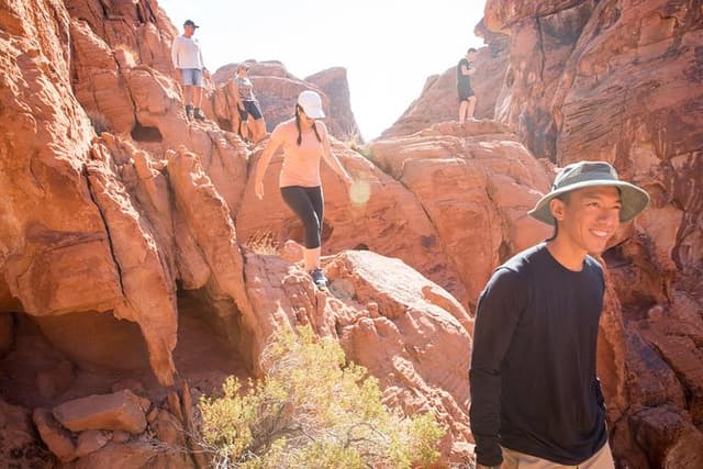 Valley of Fire Guided Hike from Las Vegas