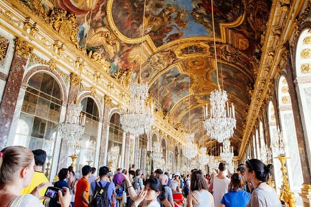 Versailles Château and Gardens Walking Tour