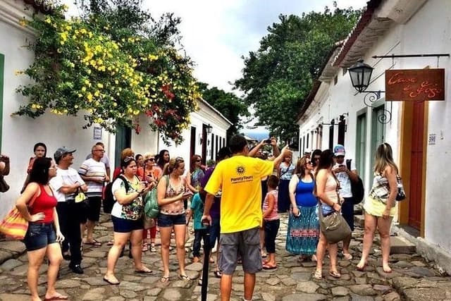 Historical Tour with Cachaça Tasting - BY PARATY TOURS