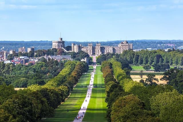 Windsor Day Trip from London with a Local: Private & 100% Personalized