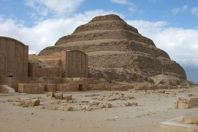 VIP inclusive Private Trip Giza Pyramids Sphinx Saqqara, Dahshur 