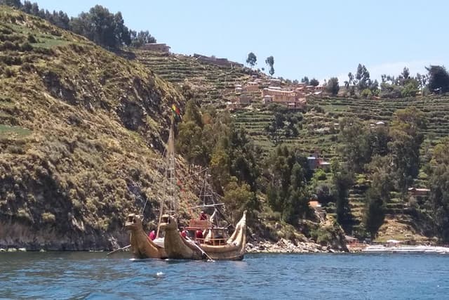 El Lago TITIKAKA - La Isla del Sol.